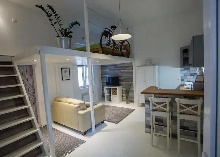 Vintage Near Boulevard With Ac After Renovation Budapest