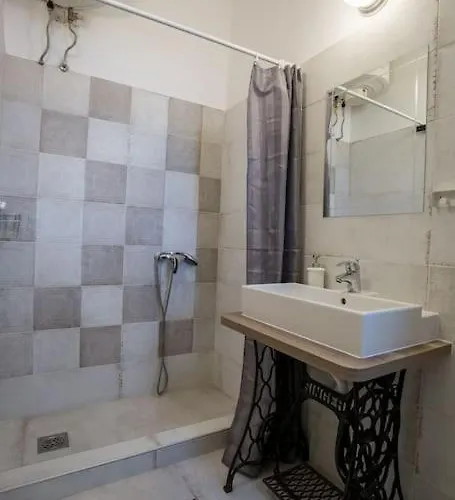 Vintage Near Boulevard With Ac After Renovation * Budapest