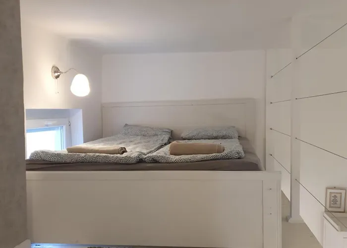 Vintage Near Boulevard With Ac After Renovation